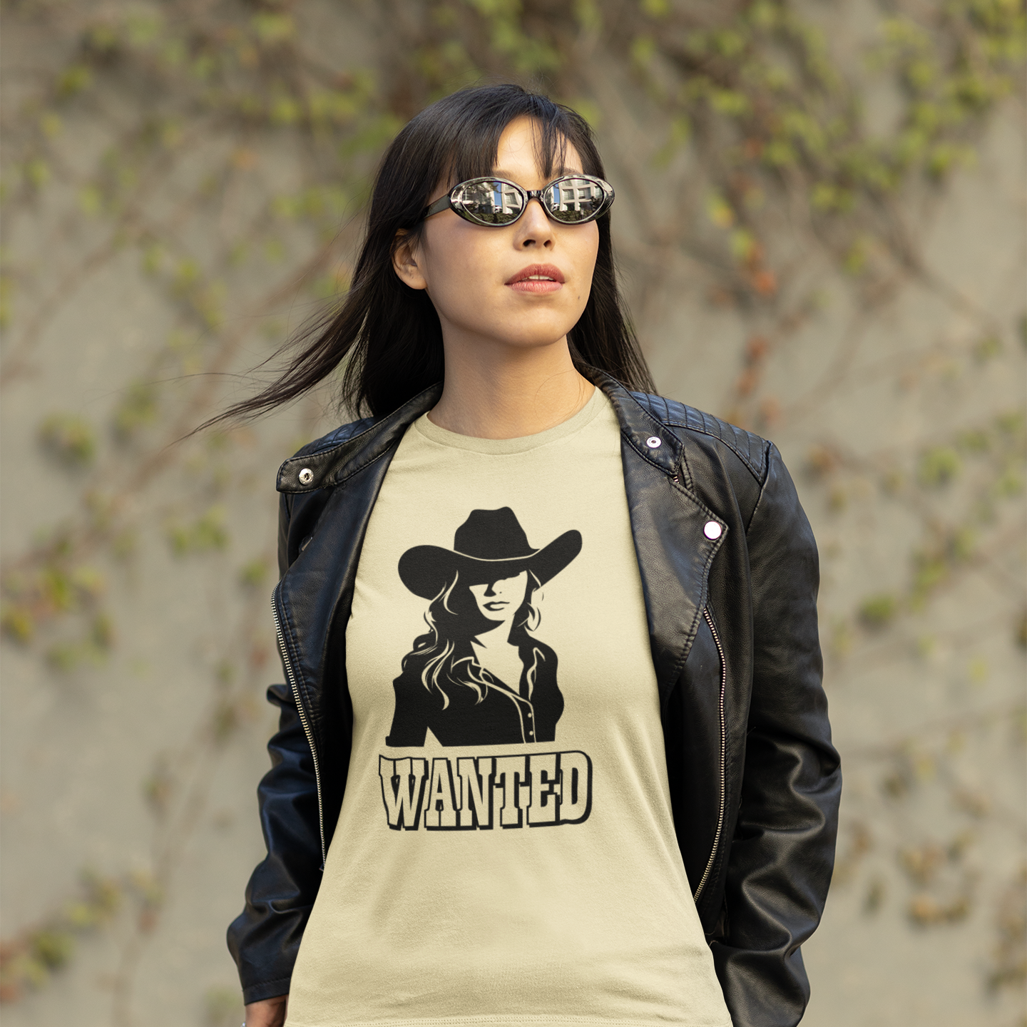 Wanted Cowgirl Unisex t-shirt