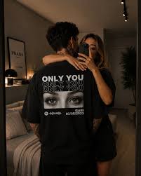 Camiseta Only You olhe apaixonado